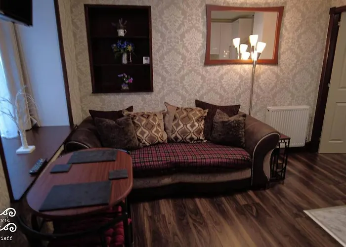 The Wee Nook Crieff - 1-Bed With Garden :)