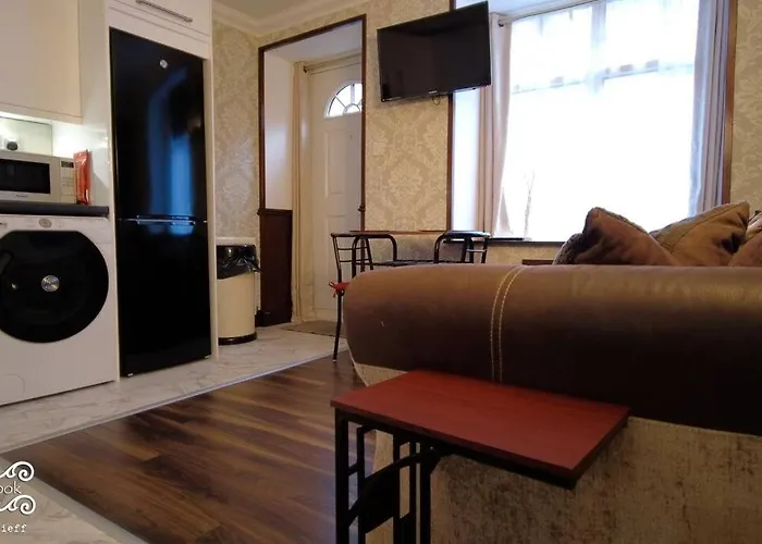 The Wee Nook Crieff - 1-Bed With Garden :)